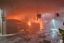 벤츠 전기차 또…'1800세대' 수원 아파트 주차장서 화재