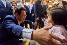 이재명 대통령, 추석 전날 "고루 비추는 달빛처럼 모두의 가정에 건강·행복 가득하길"