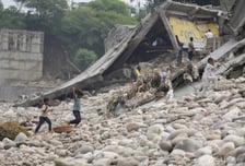 네팔·인도에 쏟아진 폭우…산사태·홍수로 최소 63명 사망