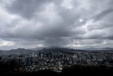 [오늘 날씨] 낮 최고 27도, 전국 흐린 하늘…미세먼지는 '좋음'