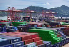 WTO, 내년 세계 무역성장률 1.8%→0.5% 하향… "관세 전쟁 여파"