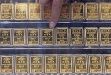 "와, 여기서 더 오르네"…올해만 52% 뛴 금값, 사상 첫 4000달러 돌파