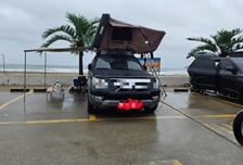 주차장 만차인데 3칸 차지…"빌런 커플" 해수욕장 앞 캠핑족에 공분