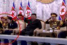 북한군, 신형 ICBM 공개 가능성…과거 열병식처럼 김주애에 무릎 꿇나