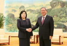 "역대 최고위급"…리창 중국총리 평양 도착, 노동당 창건 행사 참석