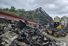 추석연휴 마지막날 영덕 돈사에서 불…돼지 1100여 마리 폐사