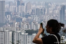하락론자마저 돌아섰다…채찍도 당근도 안 통하는 집값 폭주