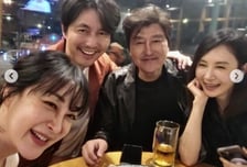 '혼외자 논란' 정우성, 근황 포착…덥수룩한 콧수염