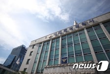 [단독]길거리서 '1m' 장검 넣었다 뺐다…60대 남성 "수련 중이었다"