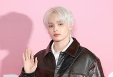 술집서 여성과 나오는 TXT 휴닝카이 포착…'열애설'에 입 열었다