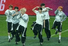 [포토] 신우-도훈 '만찢남이 상암 찢었다구'