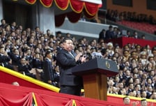 美 본토 타격, 핵 보유국 지위 확인...김정은 신형 ICBM 공개 속내