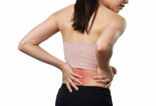 "허리에 좋대" 살아있는 개구리 8마리 '꿀꺽'…병원 실려간 이유