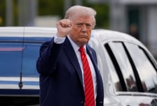 79세 트럼프, 건강검진서 "매우 탁월" 소견…심장 나이 65세 수준