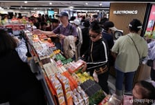 與 "의료·선거·부동산 中 특혜? 명백한 허위...국힘 혐중에 올라탔나"