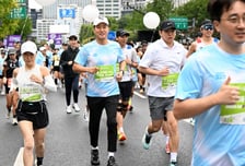 오세훈, 시민들과 '2025 서울달리기' 완주…"활기찬 도시 만들자"