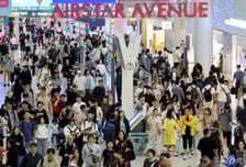 "친구야 너도 해외여행? 나도!" 긴 연휴 난리더니…'역대급 인파'