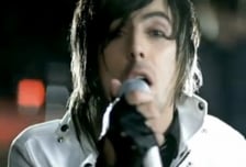 '11개월 영아 성폭행' 유명 가수 사망…"교도소서 흉기 피습당해"