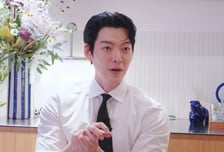 김우빈 "비인두암 투병, 상상 넘는 통증…기억이 안 날 정도"