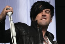 '1세 영아 성폭행' 유명 가수, 교도소서 살해당했다