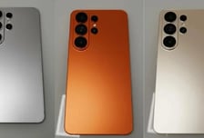 [IT썰] "아이폰17 오렌지와 똑같아"…갤럭시S26 모방 논란, 진실은?