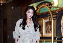 "한 번에 8리터" 맥주 즐겨도 52㎏…'50세' 한고은, 체중관리 비결? [셀럽웰빙]