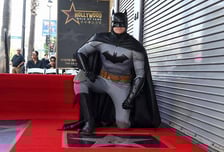 워너브라더스, 파라마운트의 인수 제안 거절…"가격 낮아"