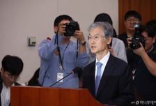 [속보]추미애 법사위원장, 조희대 대법원장 질의 강행