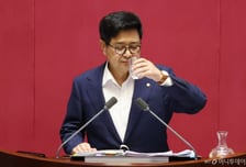 '이춘석 페이크 음성' 틀자 與野 고성…과방위, 국감 첫날부터 파행