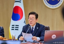 [속보]이재명 대통령 "대내외 여건 어렵지만 바람 거셀수록 연 높이 나는 것 생각해야"