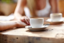 "옷 속에 손 넣고 주물…모텔 가라" 커플 애정행각에 분노한 사장