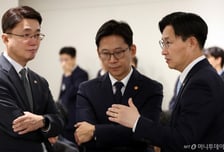 과기부 '부총리 승격' 후 첫 국감…통신비·AI·R&amp;D 집중 공방 (종합)