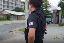 캄보디아 범죄단지서 "한국인 석방" 1인 시위한 BJ…"조직원이 얼굴 찍어가"