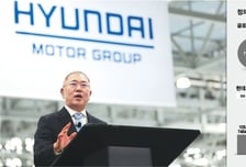 현대차, 글로벌 톱3 안착… 위기에 빛난 '정의선 리더십'