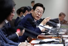 [속보]이재명 대통령 "캄보디아 취업사기·감금 횡행…피해자 보호, 사건 연루자들 신속 송환해야"