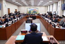 "MBK 자료제출 거부" 국회 정무위 출석 앞두고 샅바싸움