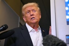 미국, 수입 목재에 10% 관세 발효…소파·싱크대엔 25%