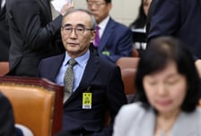 "국민 불안하게 해 죄송"…김영섭 KT 대표, 국감장에서 사과