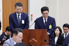 국감장 나온 김병주 "홈플·롯카 사태, 국민께 죄송"
