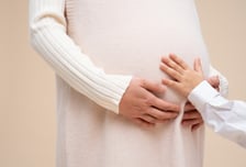 아플까 봐 제왕절개했는데…"일상서 심한 통증" 이 위험도 높았다