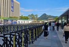 퇴근길 광화문서 '옴짝달싹'… 곳곳 '통행금지' 경찰 차벽, 무슨 일?