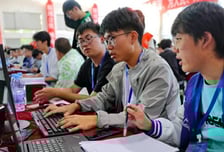 "길은 공대로 나 있다"…중국 수재들이 의대 안 가는 이유 [차이나는 중국]