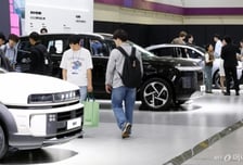 [사진]'친환경 자동차에 매료'