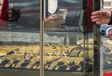 금은방서 황금열쇠 들고 튄 중국인 3명…1시간 뒤 출국하려다 체포