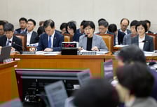 '복귀 전공의 성폭행하겠다' 글 방치한 메디스태프…두나무 대표 "투자 미흡했다"