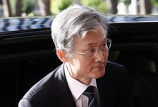 [속보]조희대 대법원장, 국감 나와 "사명 다하기 위해 최선"