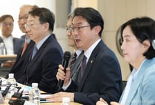 보험사 할인율 규제 10년 더 늦춘다..1200억 지원 '저출산 3종세트' 출시