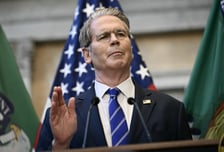 '트럼프 타코' 차단 베선트…"주식 빠졌다고 중국과 협상하지 않아"