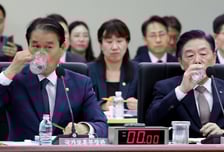 "사퇴 생각 없나" 與, 김형석 역사관 십자포화…野, 권오을 상대 맞불