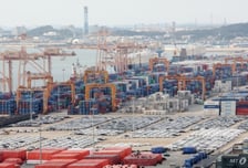 기재부의 경기 판단 "개선 흐름, 상반기 부진에서 벗어나는 모습"